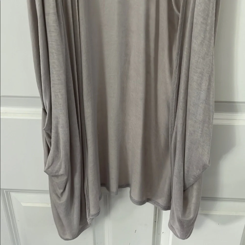 Gray lightweight Sleeveless vest wrap Tunic size medium by final touch